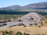 Spiffy view of Pyramida de la Luna from the top of del Sol.  We needed bottle rockets.