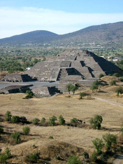 A good view of de la Luna from del Sol