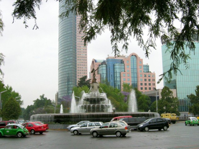 Groovy archer fountain
