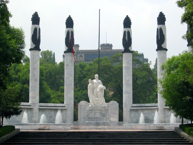 Monument to Mexican school kids who did a good job defending Mexico from their imperialist aggressors to the north and then dove out the window wearing the Mexican flag when they ran out of hope.  