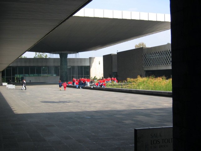 The interior of the courtyard of the Anthropological Museum.  A good geometry foto.