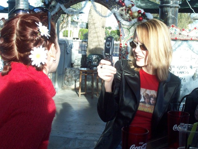 Spurtz found a pube in her drink